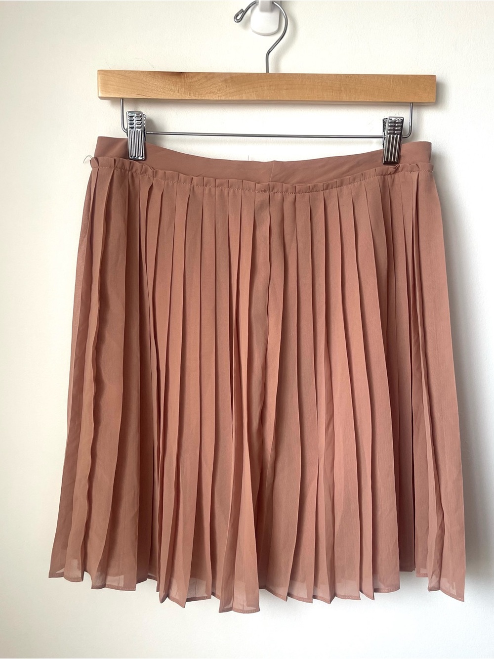 LC Lauren Conrad Pleated Brown Skirt size 6